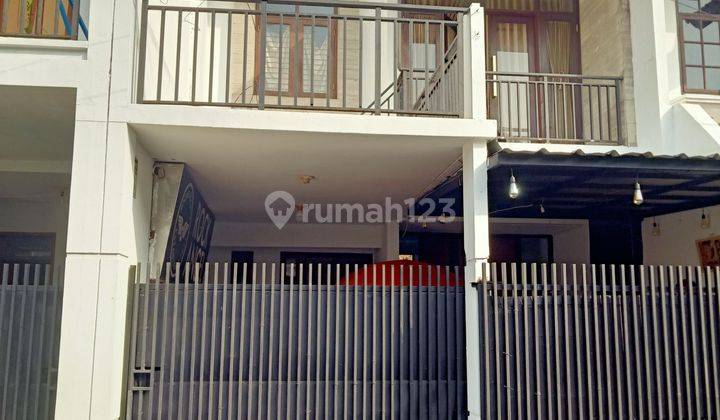 Jual Rumah Bu Posisi Sangat Strategis Dekat Jalan Utama Setraduta Sarijadi Dekat Jalur Angkot Akses Jalan 2 Mobil, Bisa Parkir di Depan Rumah. Bangunan 2010, Bagus Kokoh  1