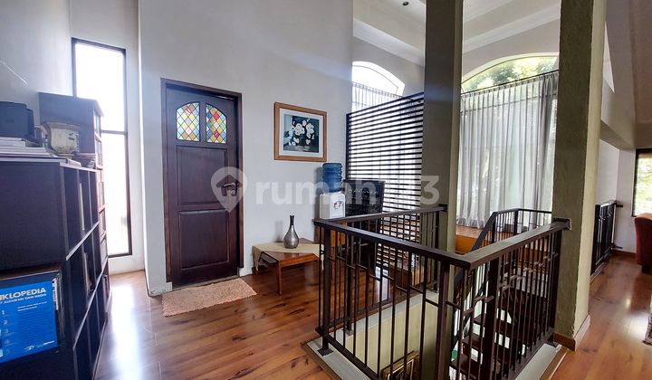 Dijual Rumah Asri Sangat Terawat 90% Full Furnis di Setiabudi Regency Bandung Hook 2