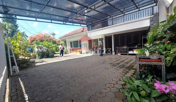 Dijual Rumah Klasik Modern di Setrasari, Sangat Terawat,lingkungan Elit,aman, Nyaman 1