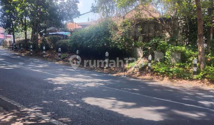 Dijual rumah Setiabudi Lembang Cidadap harga 50% dibawah NJOP.  cocok untuk tempat usaha 