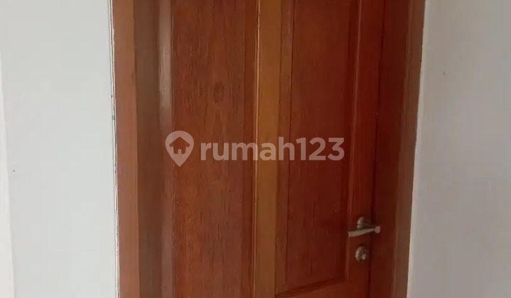 Disewakan Rumah Bagus, Terawat, Halaman Luas di Cihanjuang Cisintok