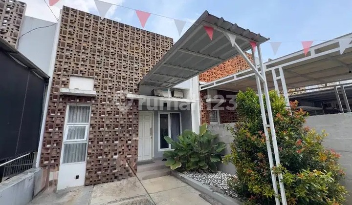 Dijual Rumah Pribadi Semi Industrial jarang dihuni di dalam Cluster - satu gerbang utama Dijual Rumah Pribadi Semi Industrial jarang dihuni di dalam Cluster - satu gerbang utama