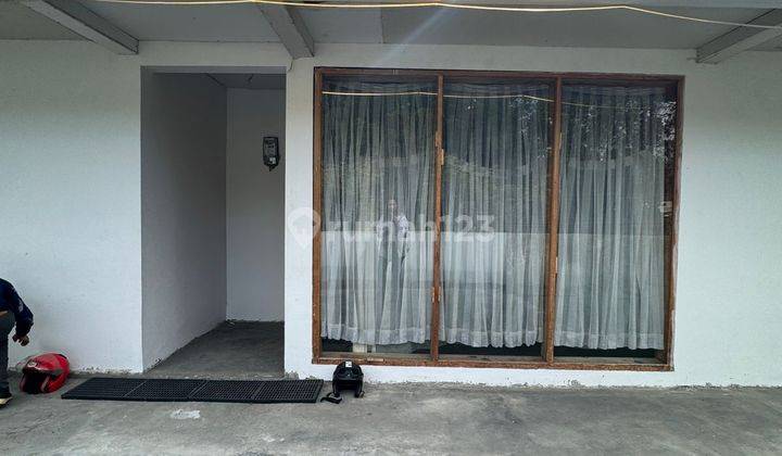 Dijual rumah lokasi sangat strategis mainroad jalan raya lembang,nego sampai jadi 2