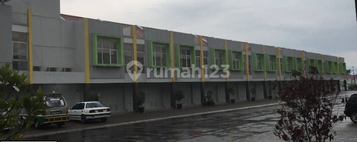 For Sale New 2-Story Shophouse Strategic Location in front of Derwati Mas Complex near Gedebage toll gate entrance