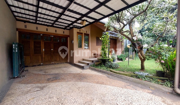 For Sale: Serene, Well-Maintained 90% Fully Furnished House in Setiabudi Regency, Bandung Hook 2