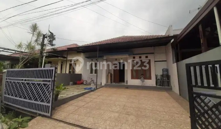 For Sale Well-Maintained Spacious House in Bumi Sariwangi Complex, West Bandung For Sale Well-Maintained Spacious House in Bumi Sariwangi Complex, West Bandung