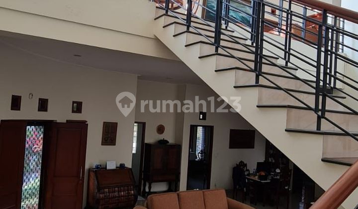 Dijual Rumah Luas Komplek Parahyangan Rumah Villa Gegerkalong Bandung 2