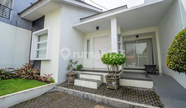 Dijual Rumah Villa Full Furnhed Siap Huni Kawasan Lembang Bandung Barat