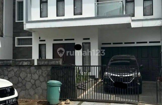 Disewakan rumah siap komplek one gate system setra regency dekat polban 1