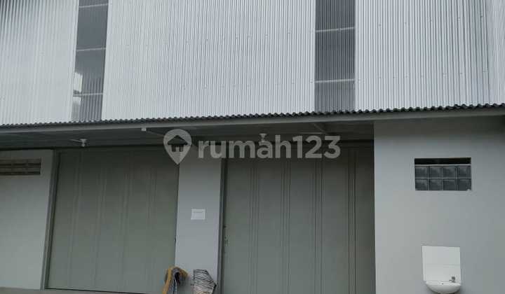 Rarely Available for Rent: Warehouse in Taman Kopo Indah 1 Tki