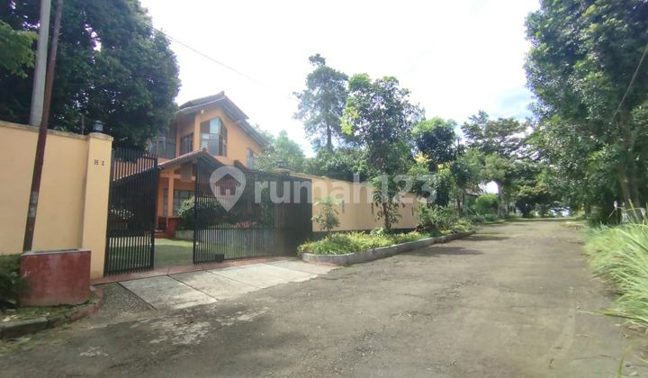 Dijual Rumah  Villa luas komplek katumiri cihanjuang Bandung Barat! Spesifikasi: