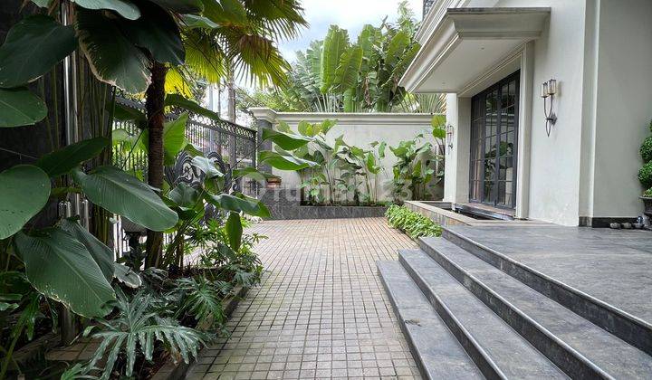 Rumah 3 Lantai Bagus Unfurnished SHM di Kemang Dalam, Jakarta Selatan 2