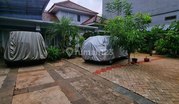 Rumah Bagus Semi Furnished SHM di Margasatwa, Jakarta Selatan 2