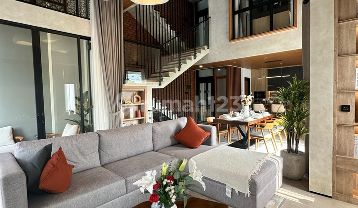 Rumah Bagus SHM di Wijaya 1