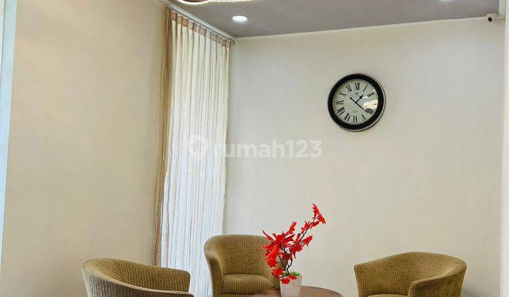 Rumah Cantik Mewah 2 Lantai Semu Furnished Wiyung, Surabaya 2