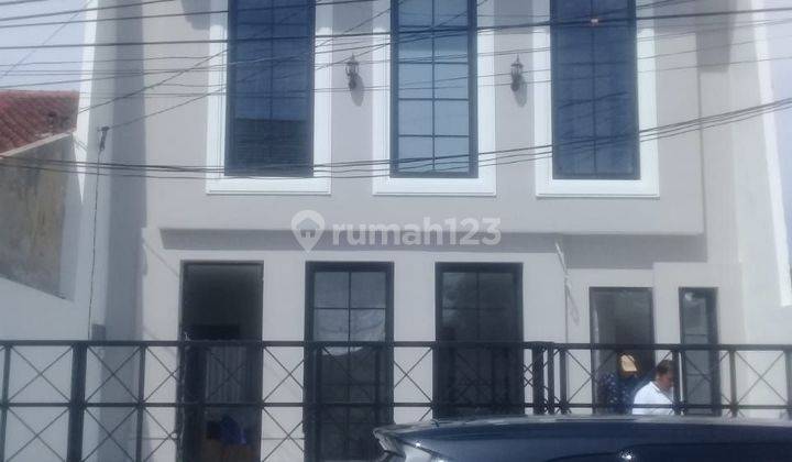 Turun Harga Rumah 2 Lantai Bangunan Bagus Di Barata Jaya  2