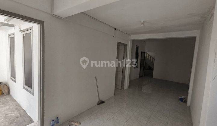 Jual Cepat 
rumah 2 Lantai Di Karang Asem Surabaya 2