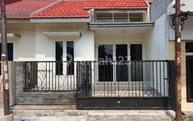 Rumah Mungil Murah Dekat Toll Gunungsari di Kebraon Surabaya Rumah Mungil Murah Dekat Toll Gunungsari di Kebraon Surabaya