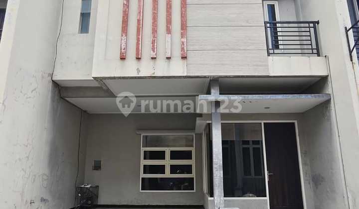 Rumah Strategis One Gate Sistem Di Mojo Dharmahusada Surabaya