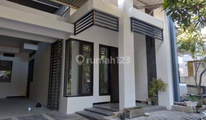 Rumah Baru Renov Luas Ada Void 
lokasi Penjaringan Sari
 2