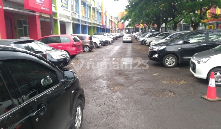 Town Square Mall in Bandung City | Still Operating and Crowded with Visitors Town Square Mall in Bandung City | Still Operating and Crowded with Visitors