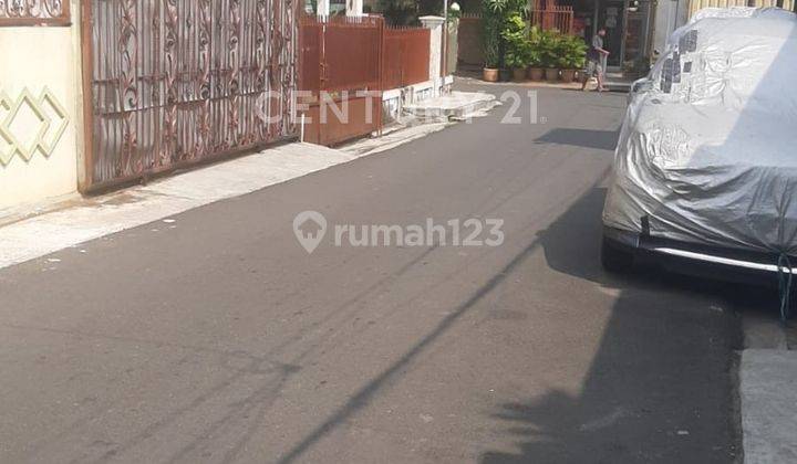 Rumas Asri Terawat Di Jalan Angasana Bungur Senen 2