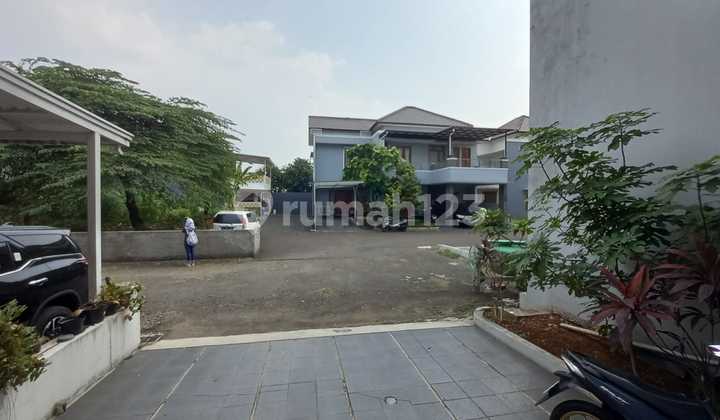 2-Story House in Jagakarsa Raya Cluster/Roadside Cluster 2