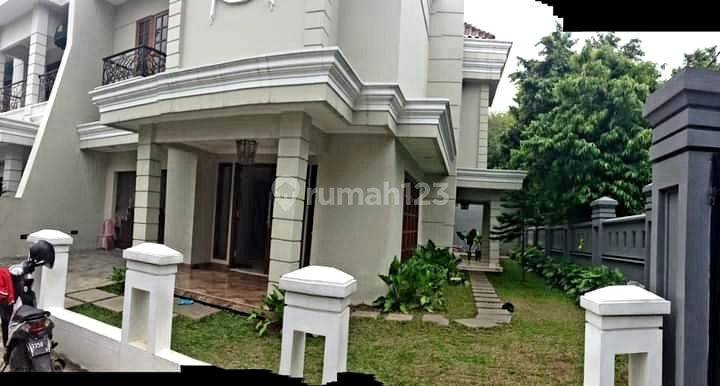 Rumah Lebak Bulus Classic Modern di Hook Jaksel 
 2