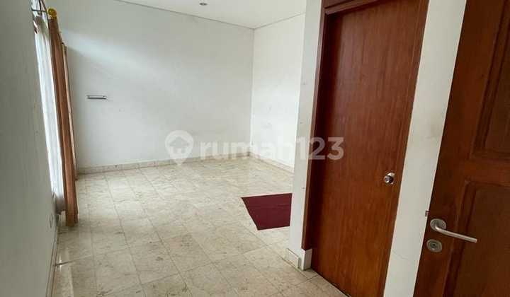 Jual dan Sewa rumah 2 Lantai di Radio dalam hadap timur 2