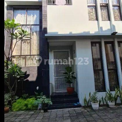 Jual dan disewakan Rumah town house siap huni di Fatmawati  1