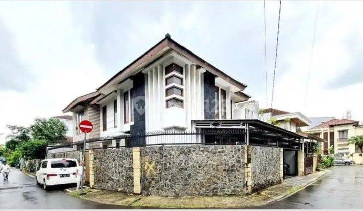 Jual & Sewa rumah Aesthetic 2 Lantai cocok kantor tempat tinggal Kebayoran baru  1