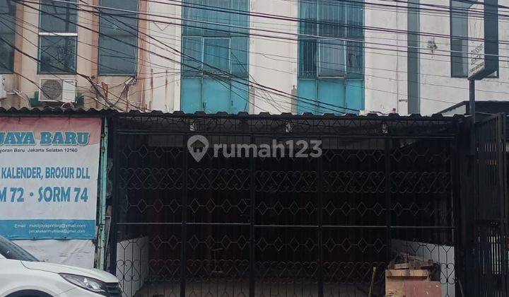 Di sewakan Ruko 4 lantai strategis di Petogogan blok A
 1