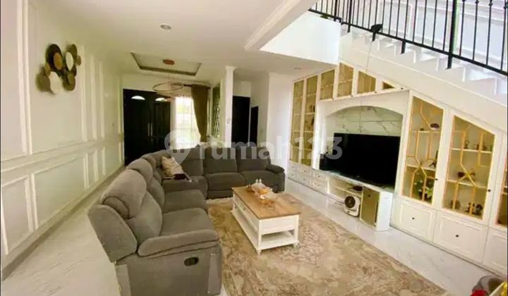 Selling modern minimalist house in Lebak Bulus 2