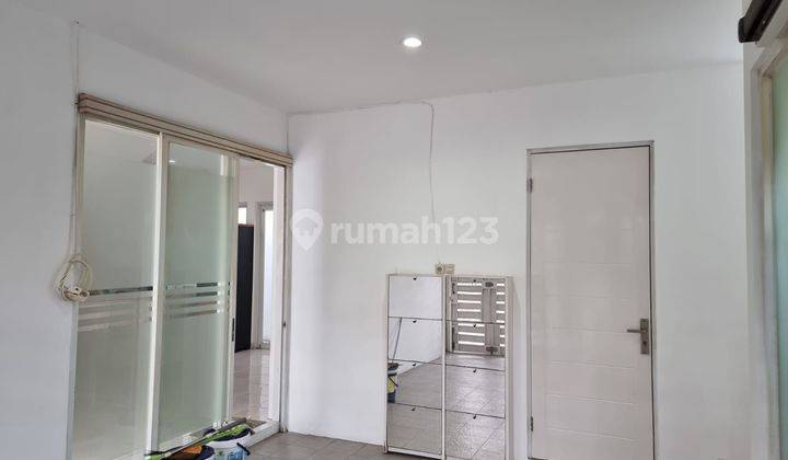 Rumah hook 2 Lantai modern minimalis di Tebet  2