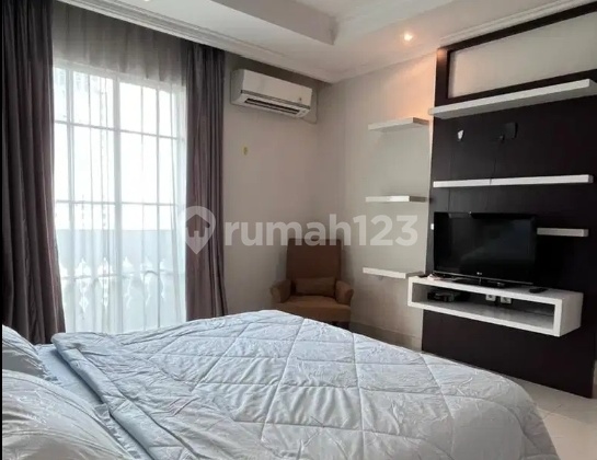 Apartment Belleza Big Studio 1 Br Connected to Belleza Permata Hijau Mall