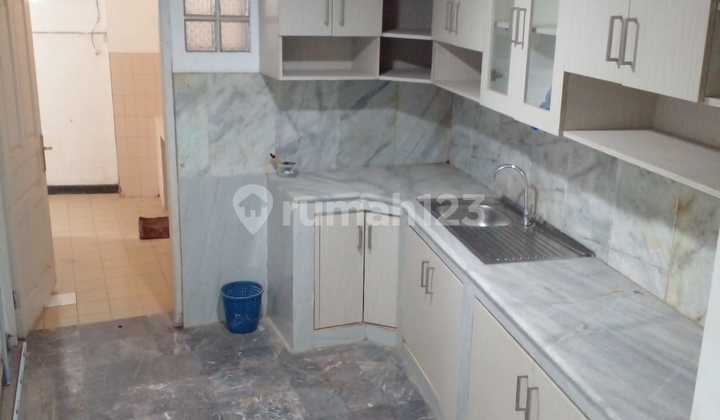 Disewakan Rumah untuk Kantor/Usaha Dekat MRT Kebayoran Baru 2