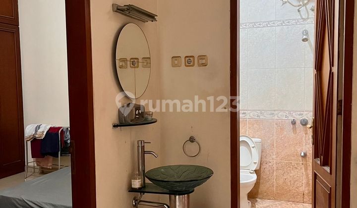 Strategic 2-Story House Near Tebet Pancoran 2