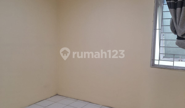 For Sale, Ready-to-Occupy House in Golden Palm Residence Citra 5, Already Neat.