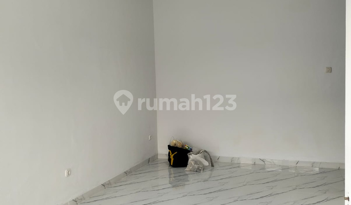 Dijual Rumah Rapih dan Siap Huni Sudah Renovasi Tinggal Bawa Koper