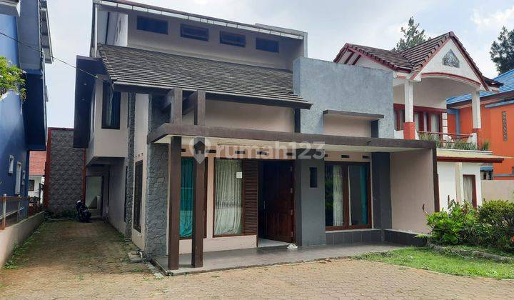 Dijual Vila 3 lantai Di Lembang View Pegunungan 1