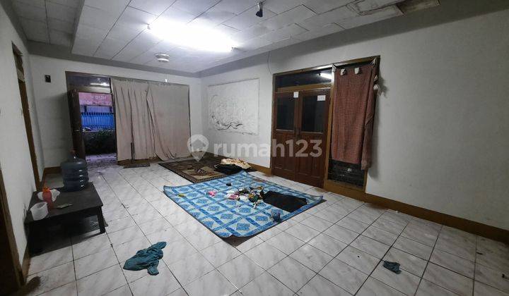 Dijual Rumah 2 Lantai SHM Perlu Renovasi 2