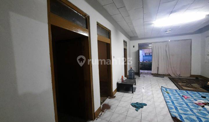 Dijual Rumah 2 Lantai SHM Perlu Renovasi 1