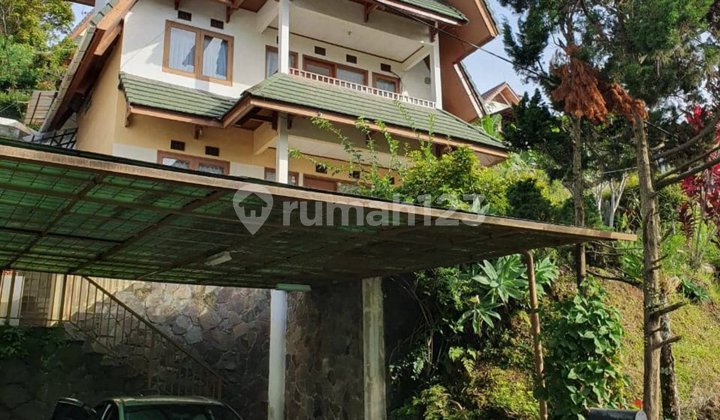 Rumah 3 Lantai Strategis Dekat Akses Tol di Ciburial, Cimenyan, Bandung 1
