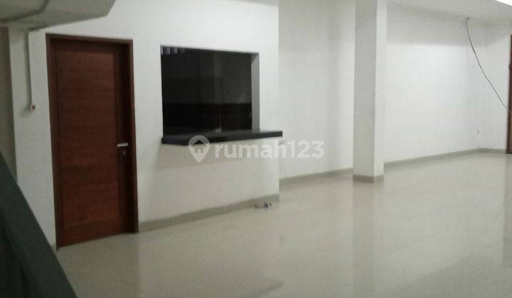 Di Jual Cepat Rumah Tingkat Di Area Kopo Permai       2