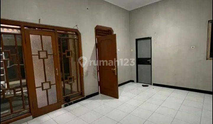 Disewakan Rumah Pusat Kota Area Leuwi Panjang  1