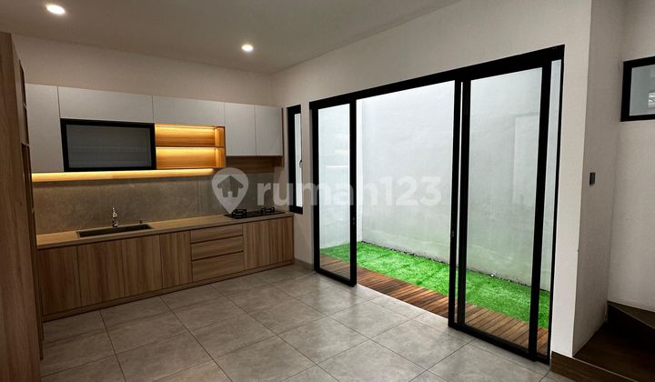 Disewakan Rumah Lux Taman Kopo Indah Smart Home 2