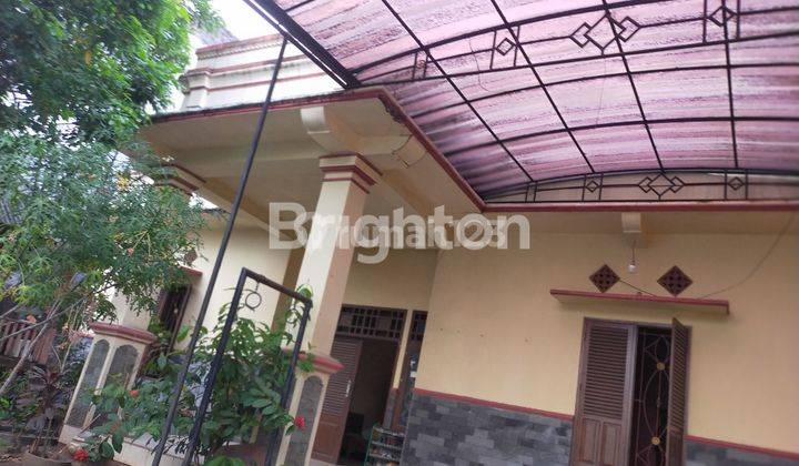 RUMAH DENGAN GAZEBO 2