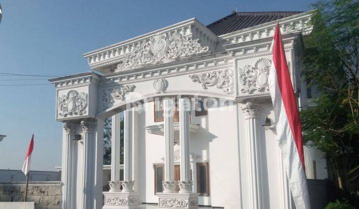 Rumah Mewah Luas di Lumajang 1