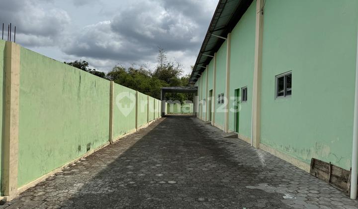 Affordable Warehouse Rental with Container Access in Jogonalan, Klaten, Solo Affordable Warehouse Rental with Container Access in Jogonalan, Klaten, Solo