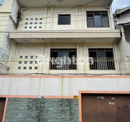 Rumah Murah 3 Lantai Tengah Kota Solo Banjarsari